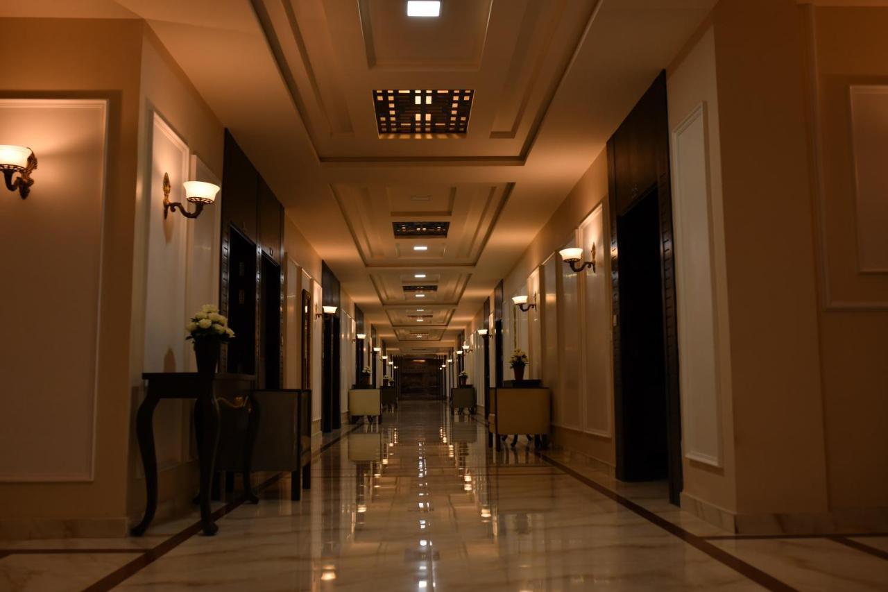 Oxygym Club Hotel & Suites Faisalabad Exterior photo