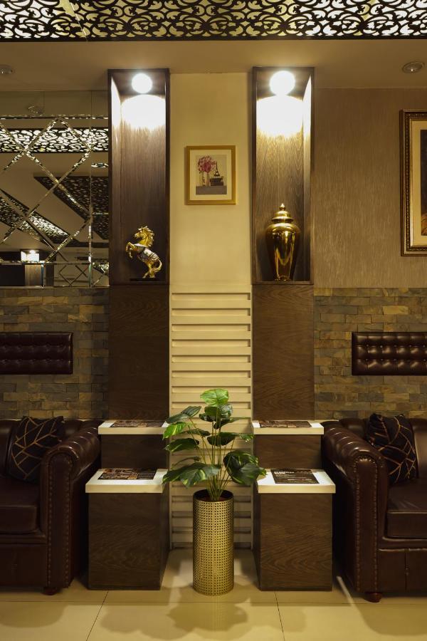 Oxygym Club Hotel & Suites Faisalabad Exterior photo